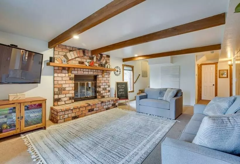 The Abby Cabin: Restful Running Springs Retreat!