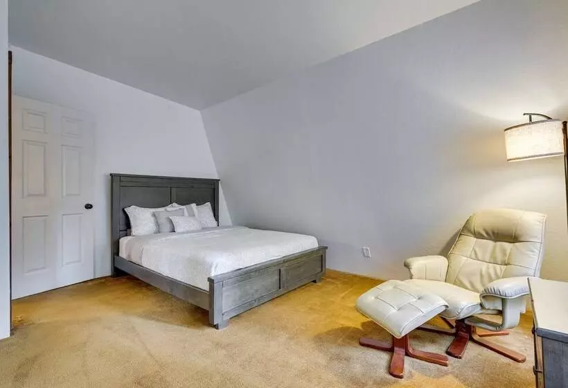 The Abby Cabin: Restful Running Springs Retreat!