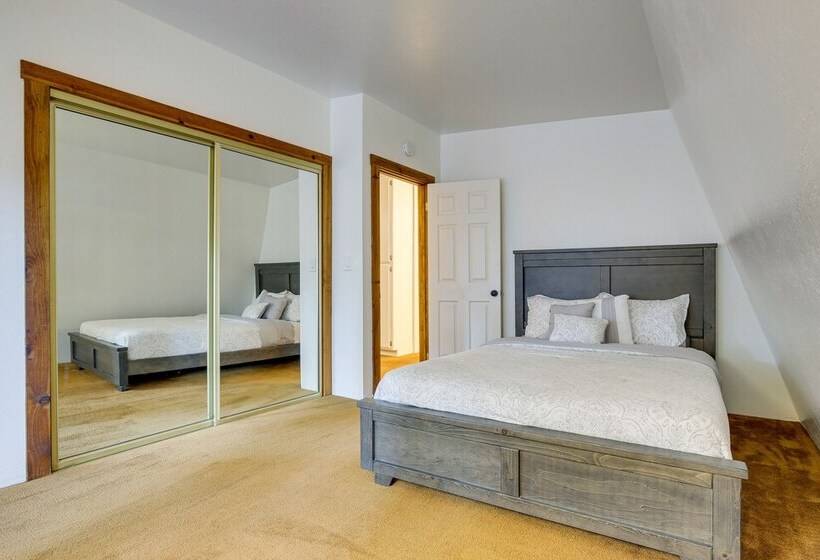 The Abby Cabin: Restful Running Springs Retreat!