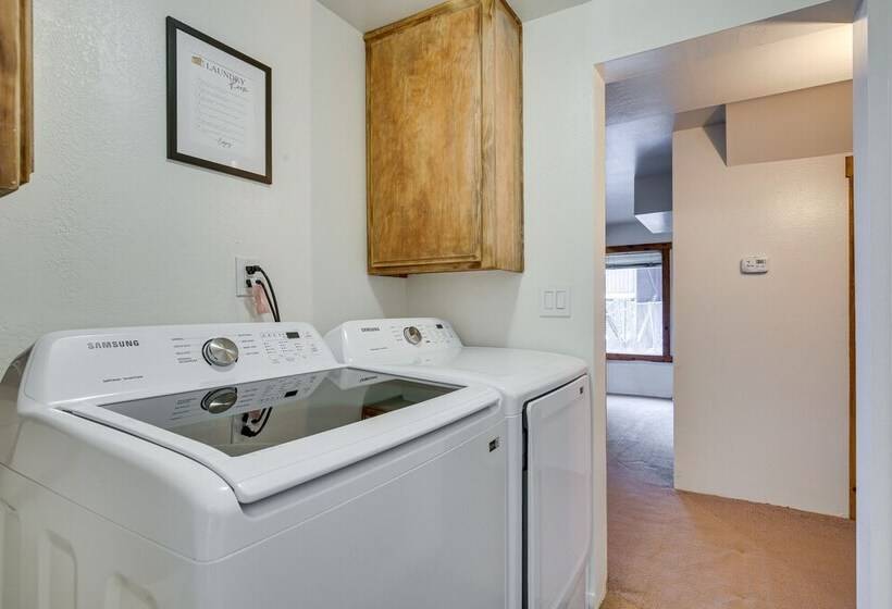 The Abby Cabin: Restful Running Springs Retreat!