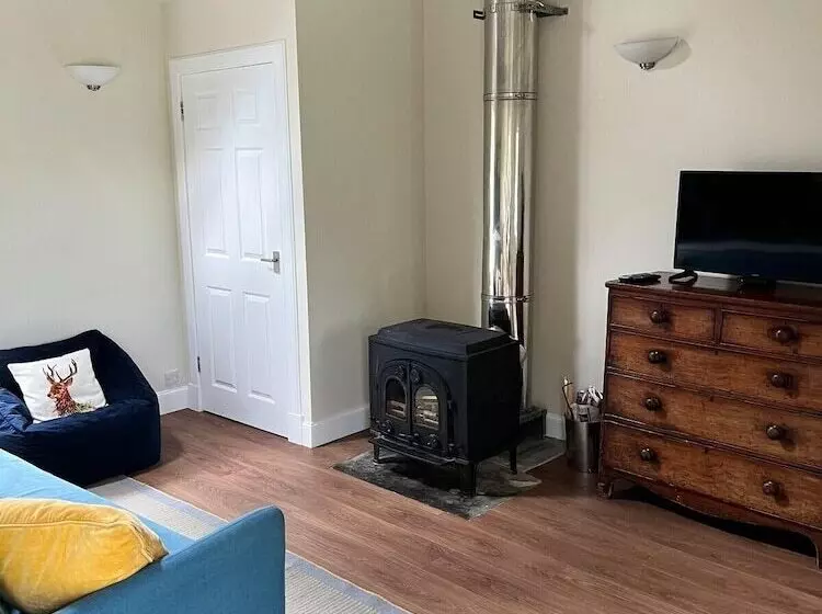 Tranquil Glenshee Cottage Retreat