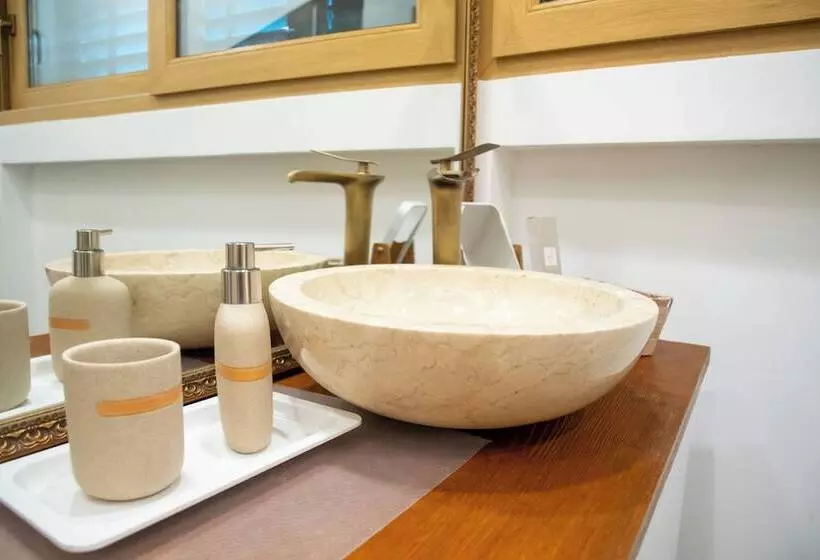 تختخواب و صبحانه Oblivion Luxury Rooms