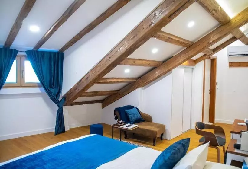 تختخواب و صبحانه Oblivion Luxury Rooms