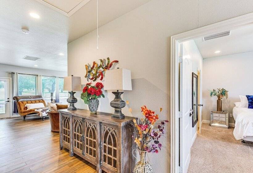 Charming Caddo Mills Farmhouse W/ Private Yard