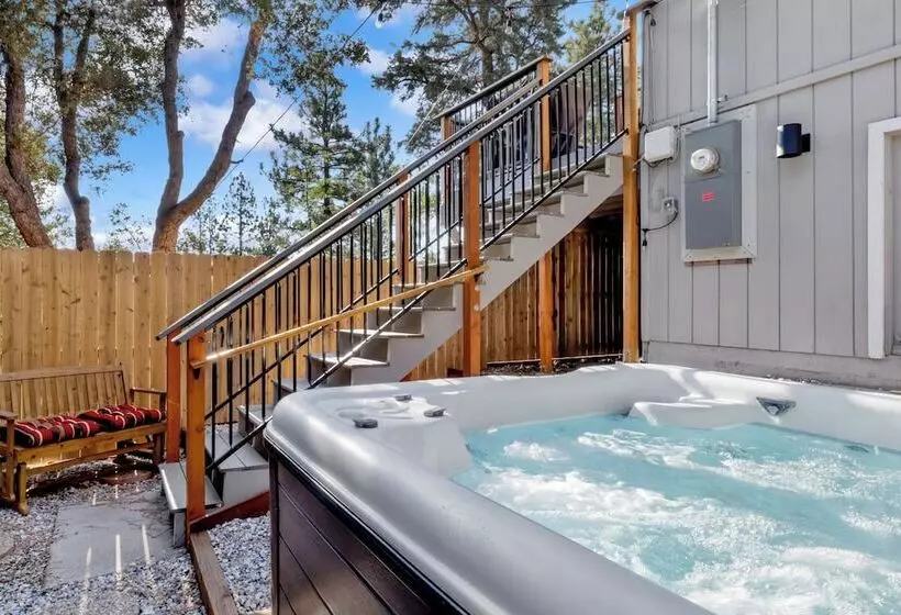 Chimney Peak Chalet #2048
