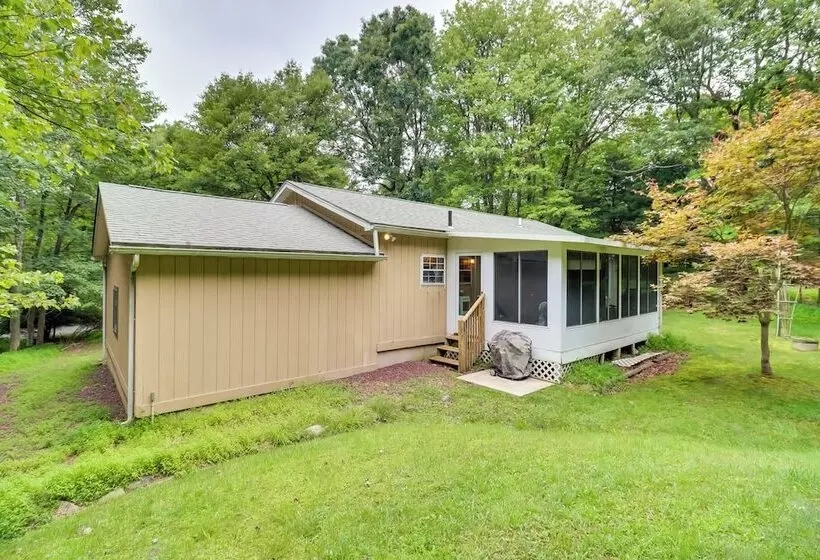Cozy Albrightsville Home: 10 Mi To Pocono Raceway!