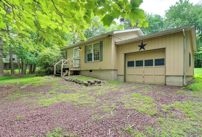 Cozy Albrightsville Home: 10 Mi To Pocono Raceway!