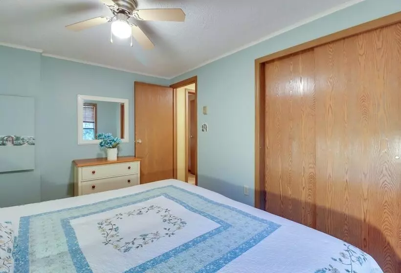 Cozy Albrightsville Home: 10 Mi To Pocono Raceway!