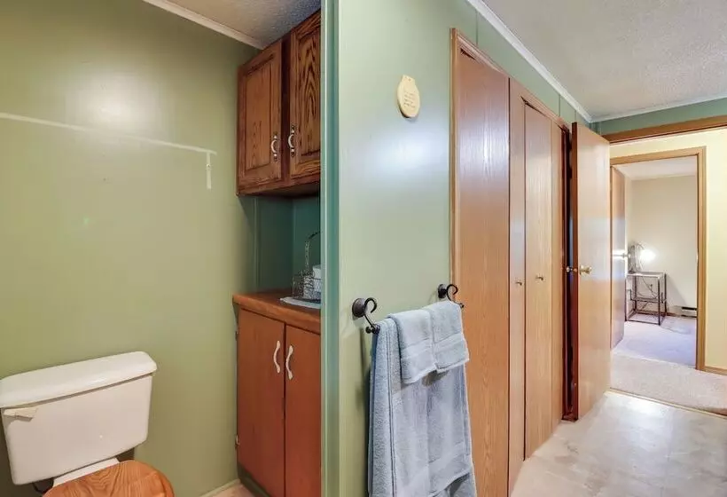 Cozy Albrightsville Home: 10 Mi To Pocono Raceway!