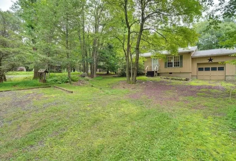Cozy Albrightsville Home: 10 Mi To Pocono Raceway!