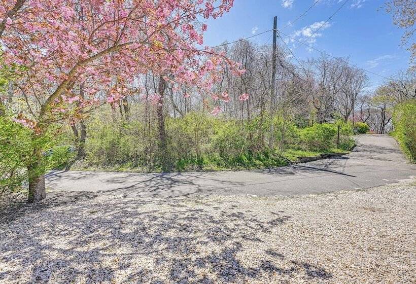 Cozy Baiting Hollow Bungalow: Views, Walk To Beach