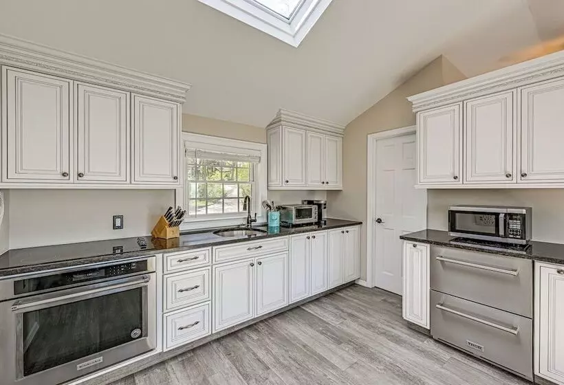 Cozy Baiting Hollow Bungalow: Views, Walk To Beach