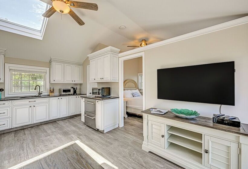 Cozy Baiting Hollow Bungalow: Views, Walk To Beach