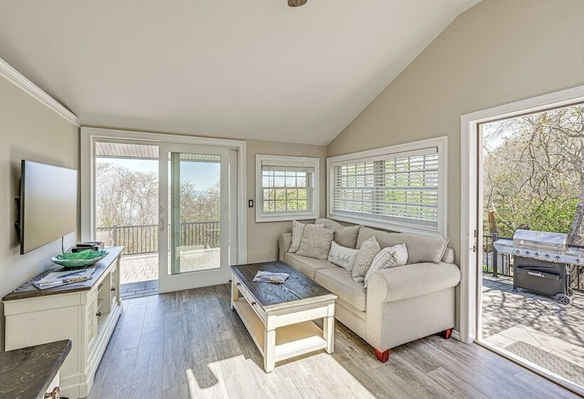 Cozy Baiting Hollow Bungalow: Views, Walk To Beach