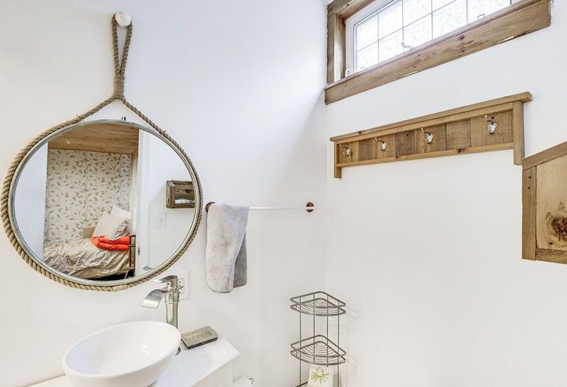 Cozy Carterville Home: 3 Mi To Crab Orchard Lake!