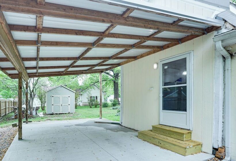 Cozy Carterville Home: 3 Mi To Crab Orchard Lake!