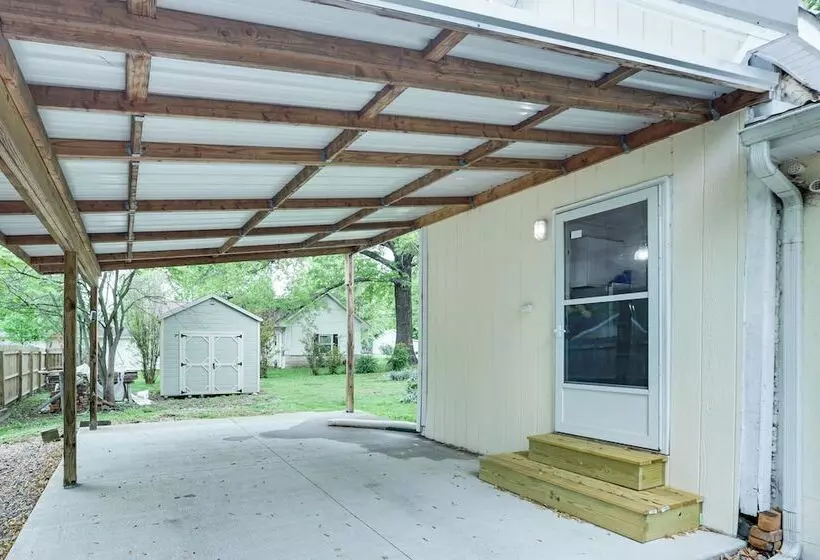 Cozy Carterville Home: 3 Mi To Crab Orchard Lake!