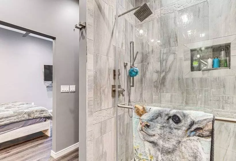 Florissant Home W/ Hot Tub, Putting Green & Views!