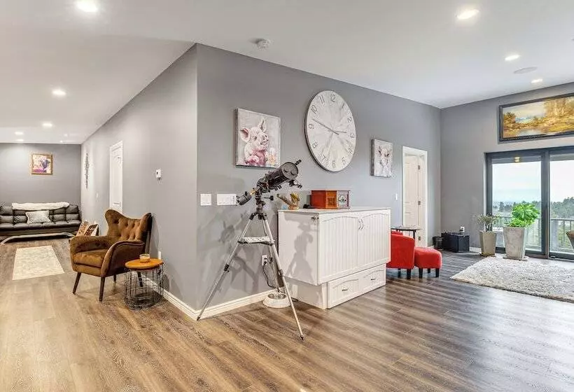 Florissant Home W/ Hot Tub, Putting Green & Views!