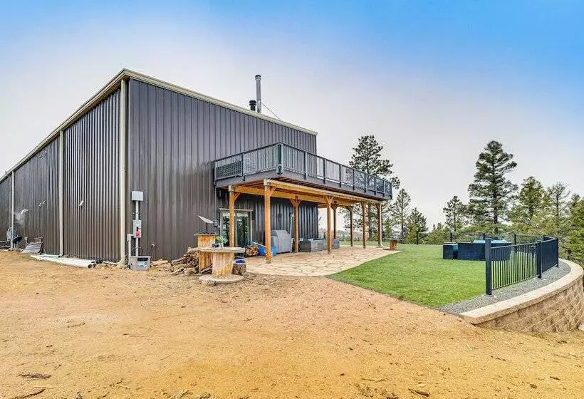 Florissant Home W/ Hot Tub, Putting Green & Views!