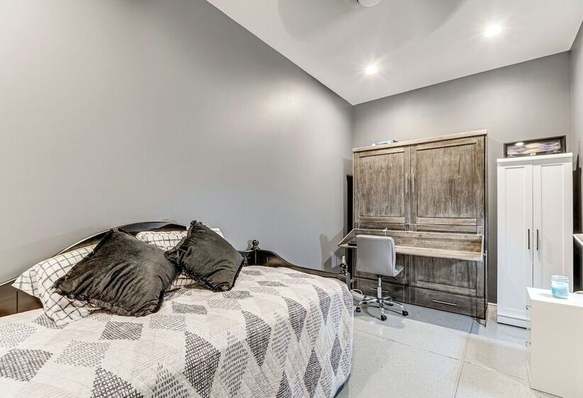 Florissant Home W/ Hot Tub, Putting Green & Views!