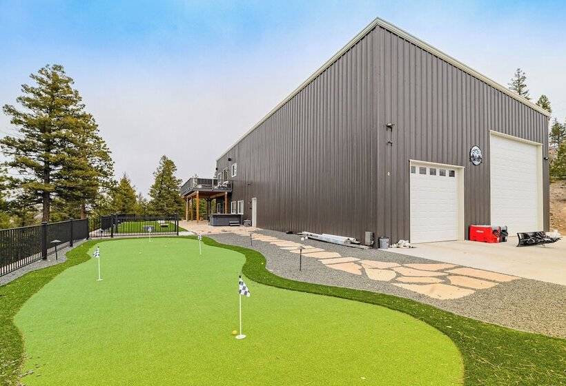 Florissant Home W/ Hot Tub, Putting Green & Views!