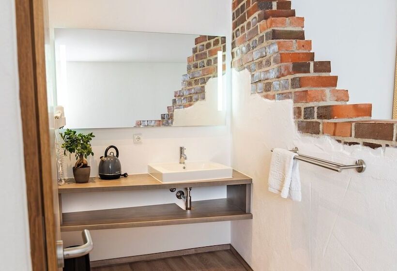 Hotel Henrys Sleeping Buttenwiesen