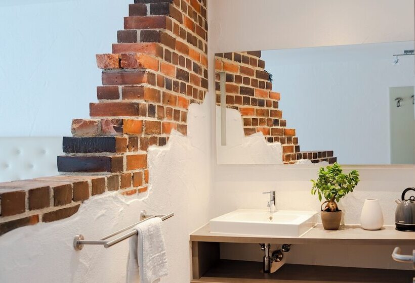 Hotel Henrys Sleeping Buttenwiesen