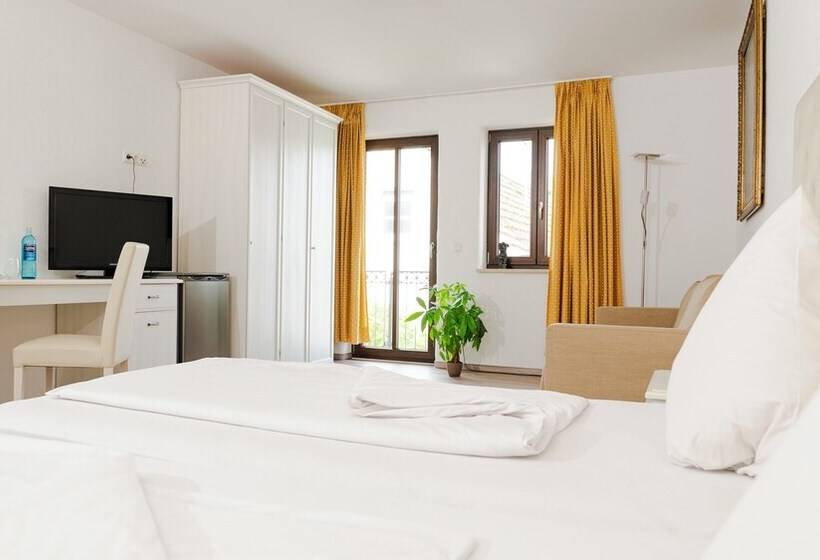 Hotel Henrys Sleeping Buttenwiesen