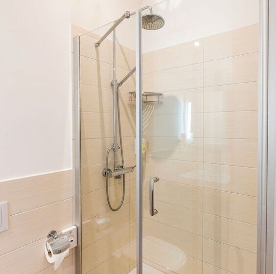 Hotel Henrys Sleeping Buttenwiesen