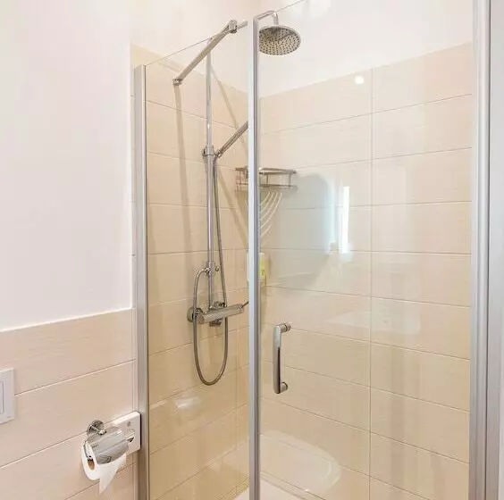 Hotelli Henrys Sleeping Buttenwiesen