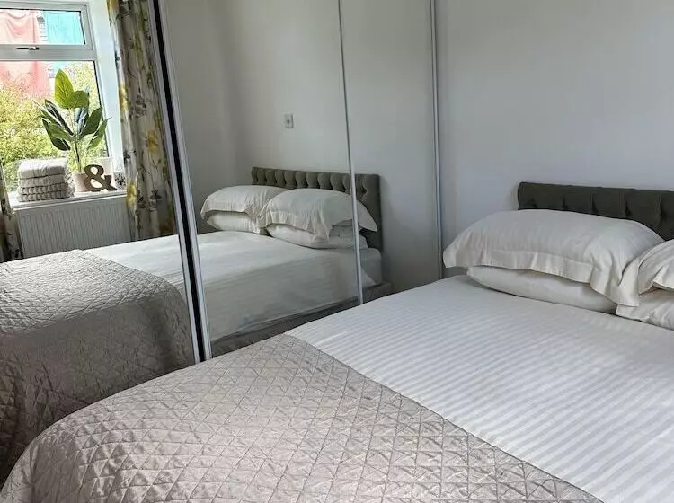 Hotelli Cozy Coastal Lodge In Hayle