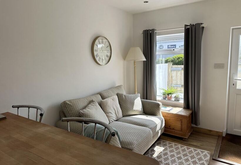 Hotelli Cozy Coastal Lodge In Hayle