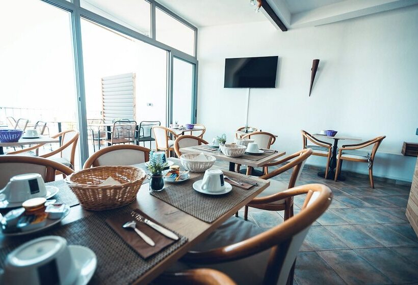 Отель Marina D Oro