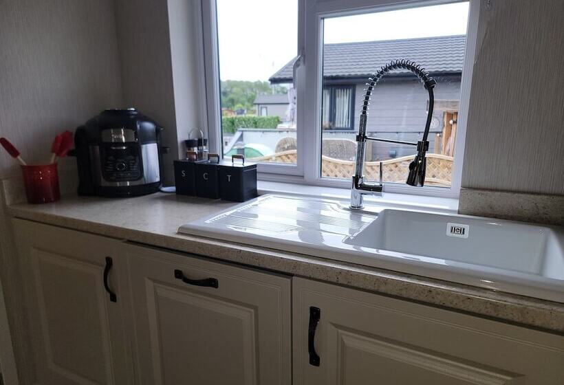 ホテル Stunning Luxury 2 Bed Lodge In Routh With Hot Tub