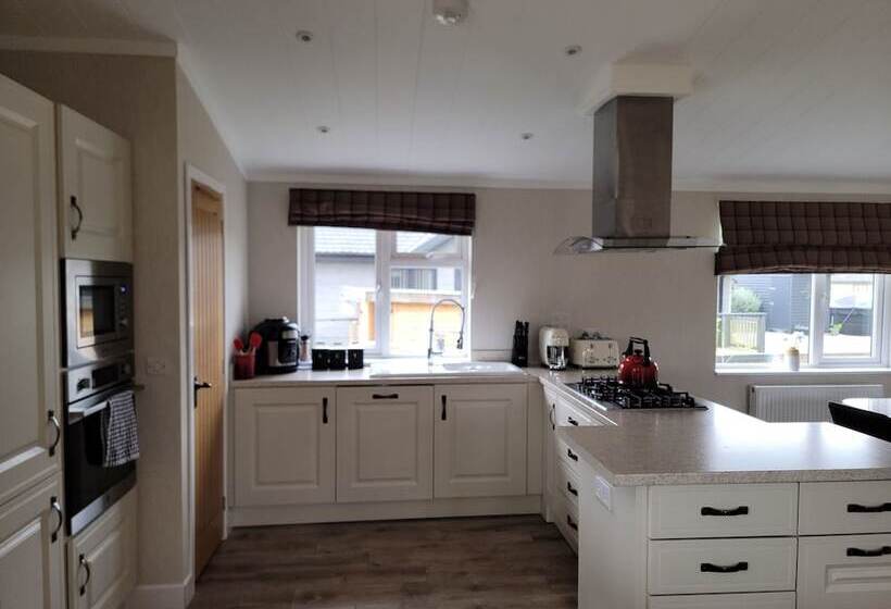 ホテル Stunning Luxury 2 Bed Lodge In Routh With Hot Tub