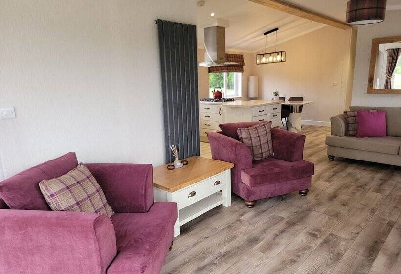 ホテル Stunning Luxury 2 Bed Lodge In Routh With Hot Tub