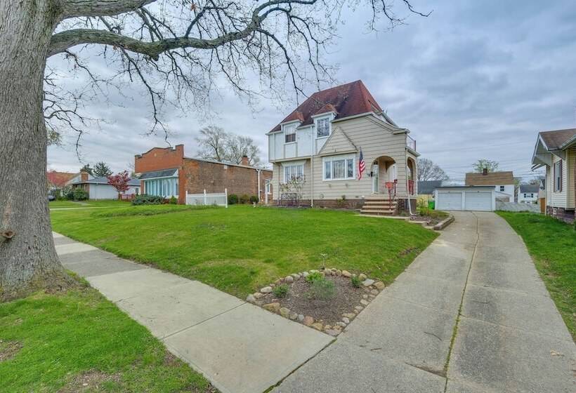 Inviting Vacation Home: 2 Mi To Mill Creek Falls!