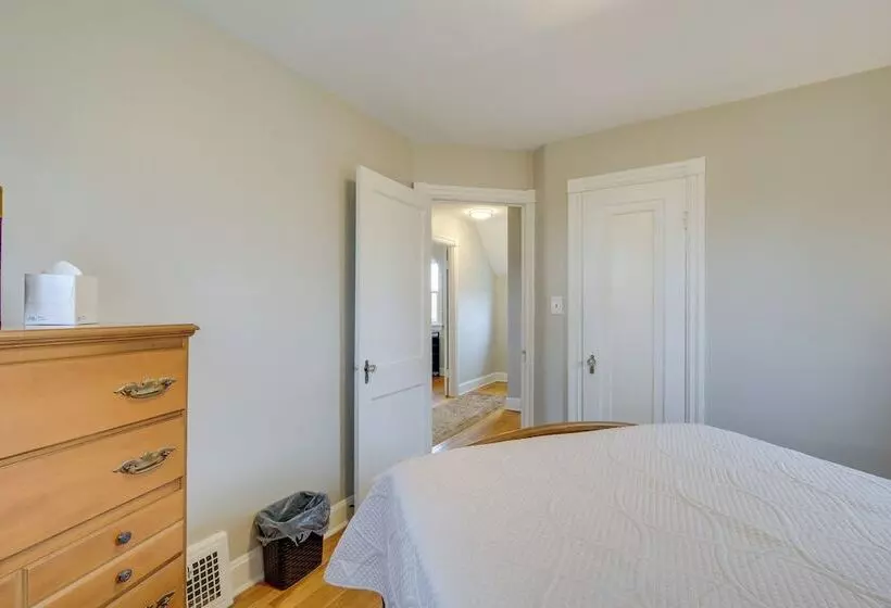 Inviting Vacation Home: 2 Mi To Mill Creek Falls!