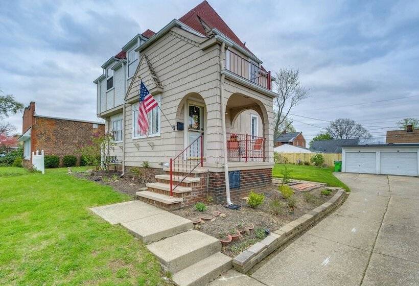 Inviting Vacation Home: 2 Mi To Mill Creek Falls!