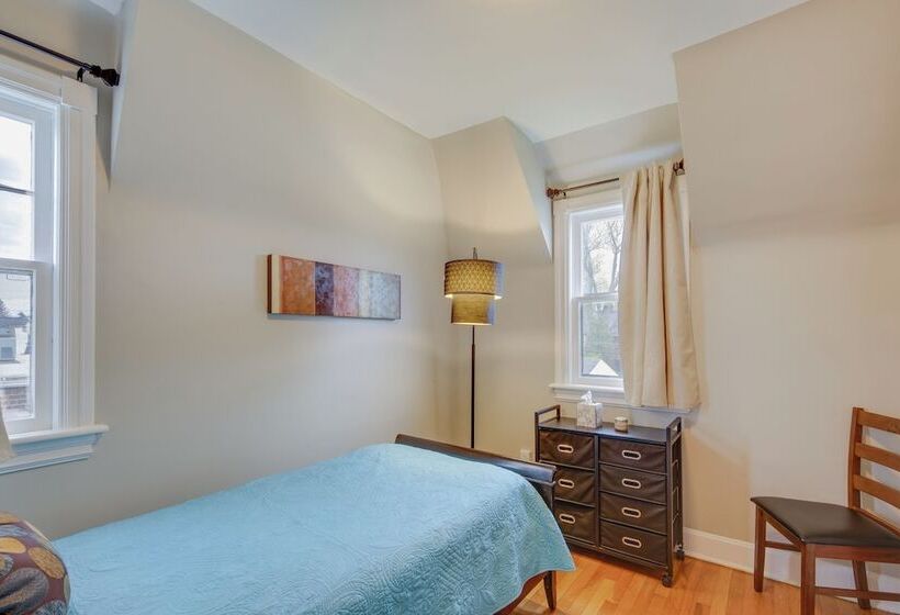 Inviting Vacation Home: 2 Mi To Mill Creek Falls!