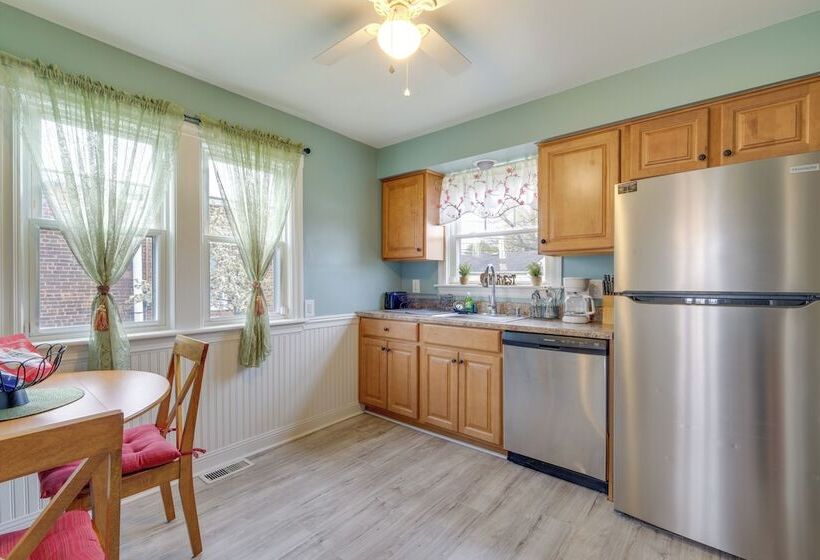 Inviting Vacation Home: 2 Mi To Mill Creek Falls!