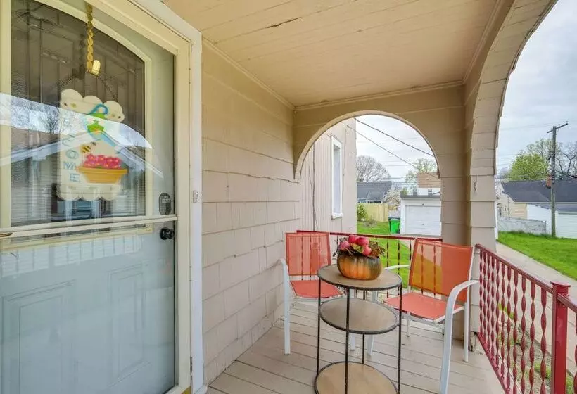 Inviting Vacation Home: 2 Mi To Mill Creek Falls!