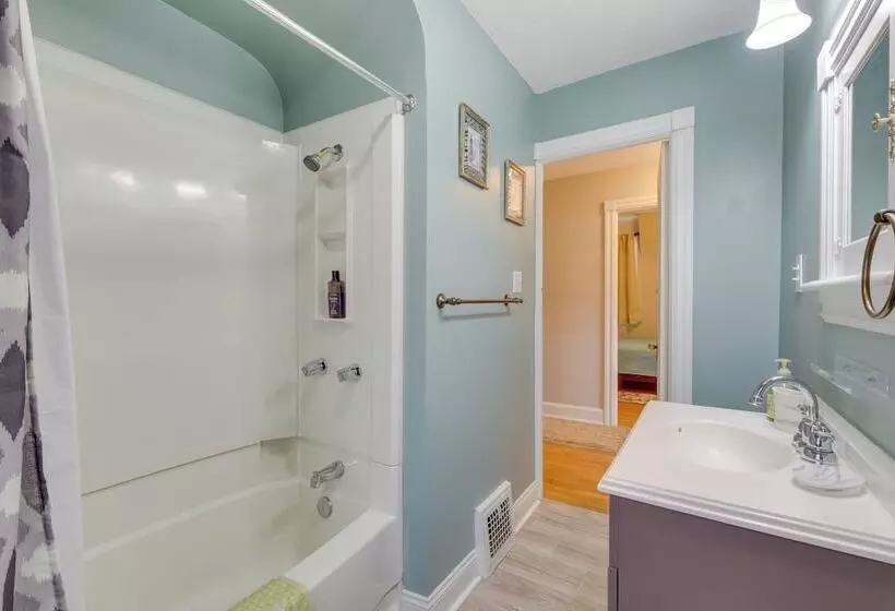 Inviting Vacation Home: 2 Mi To Mill Creek Falls!