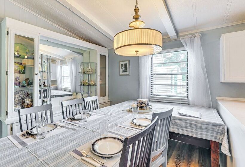 Lake Marion Home: Kayaks, Dock, Waterfront Fun!