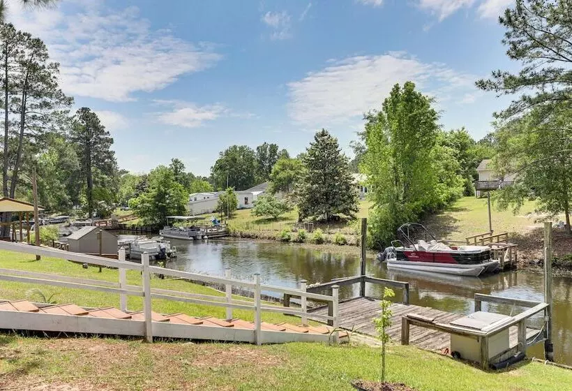Lake Marion Home: Kayaks, Dock, Waterfront Fun!