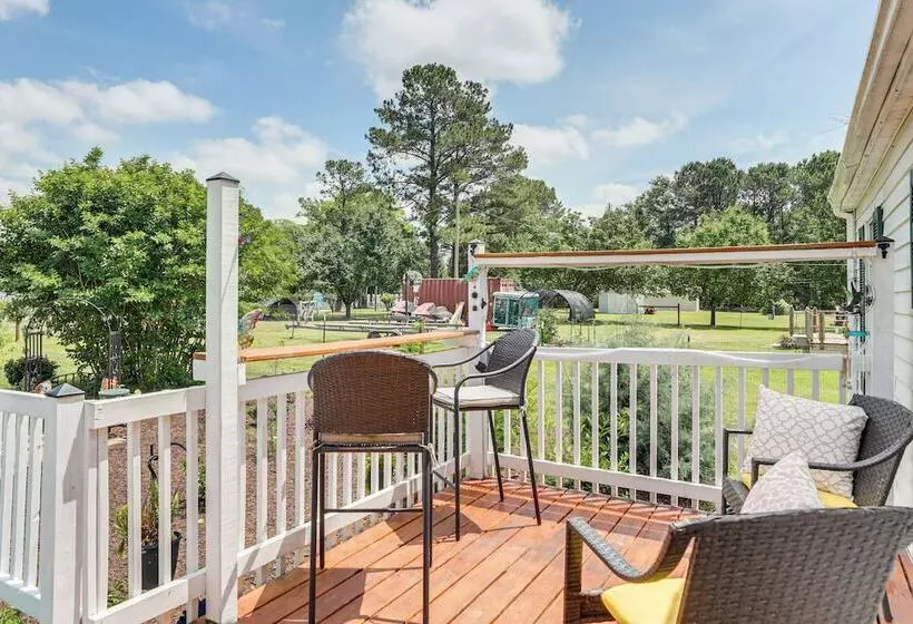 Lake Marion Home: Kayaks, Dock, Waterfront Fun!