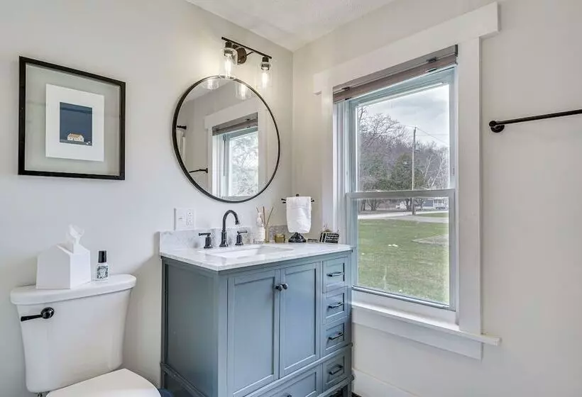 Lovely Ludlow Farmhouse ~ 1 Mi To Town & Slopes!