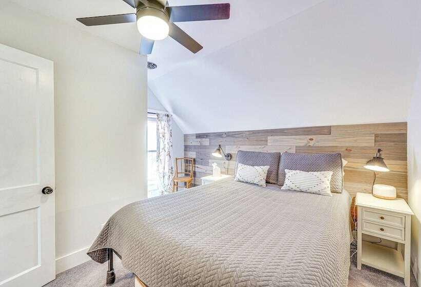 Lovely Ludlow Farmhouse ~ 1 Mi To Town & Slopes!