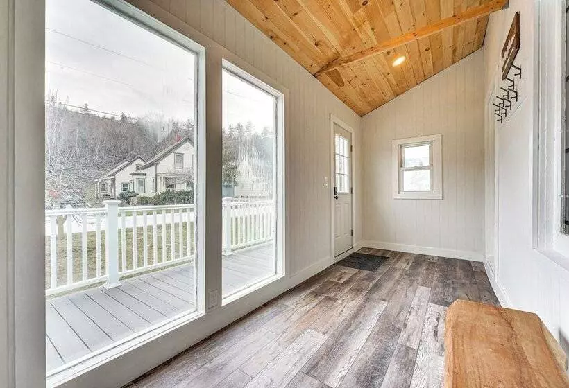 Lovely Ludlow Farmhouse ~ 1 Mi To Town & Slopes!